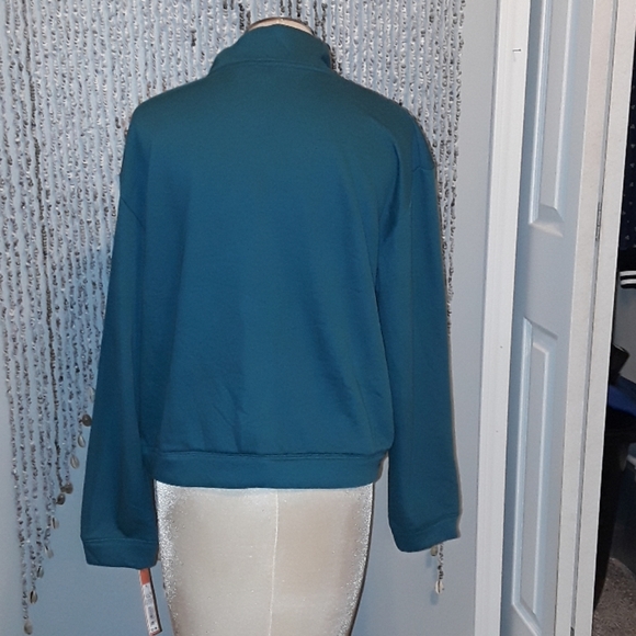 I'm selling this new sweater with tags. - Picture 3 of 3